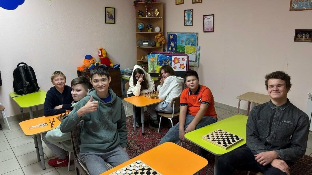 Афиша: Программа «Ход конем и шашкой вперед»