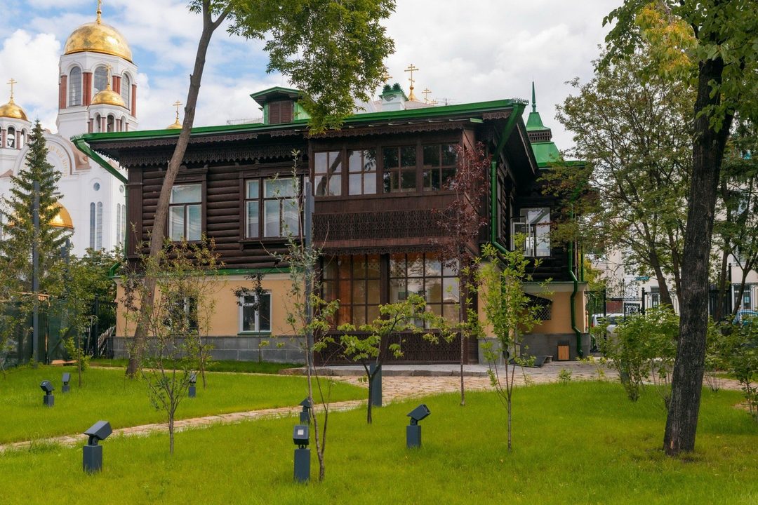 Афиша: Экспозиции музея «Литературная жизнь Урала XIX века»