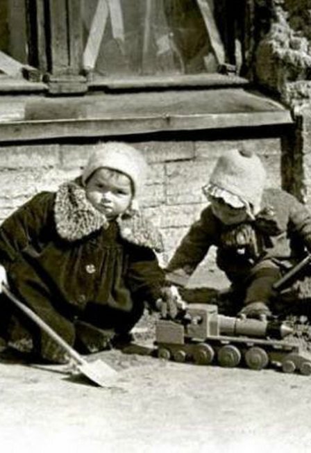 Афиша: Игры и игрушки времен Великой Отечественной войны 1941-1945 гг. Тематическое мероприятие