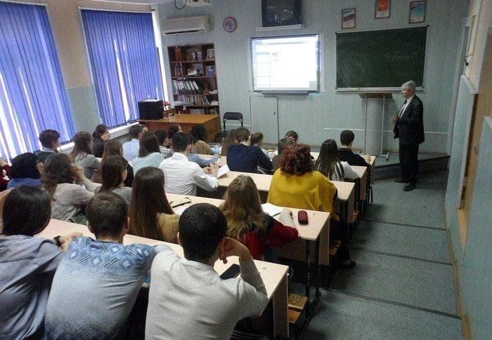 Афиша: Цикл лекций в Доме-музее Велимира Хлебникова