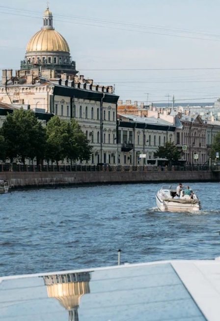 Афиша: Реки и каналы - обзорная водная прогулка по Санкт-Петербургу