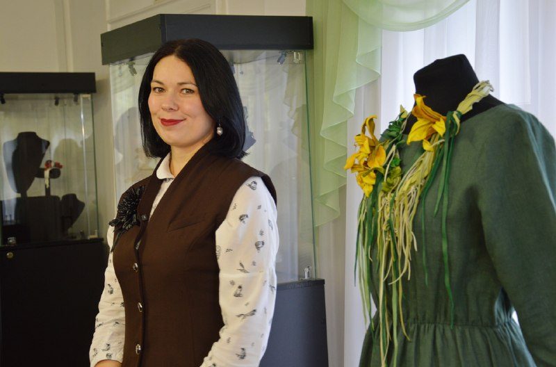 Афиша: Выставка авторских украшений Светланы Храмовских «От глади озера до кромки тайги»