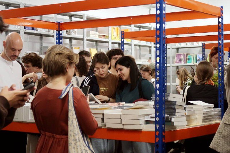 Афиша: Большой книжный праздник в честь дня рождения резидента Ad Marginem