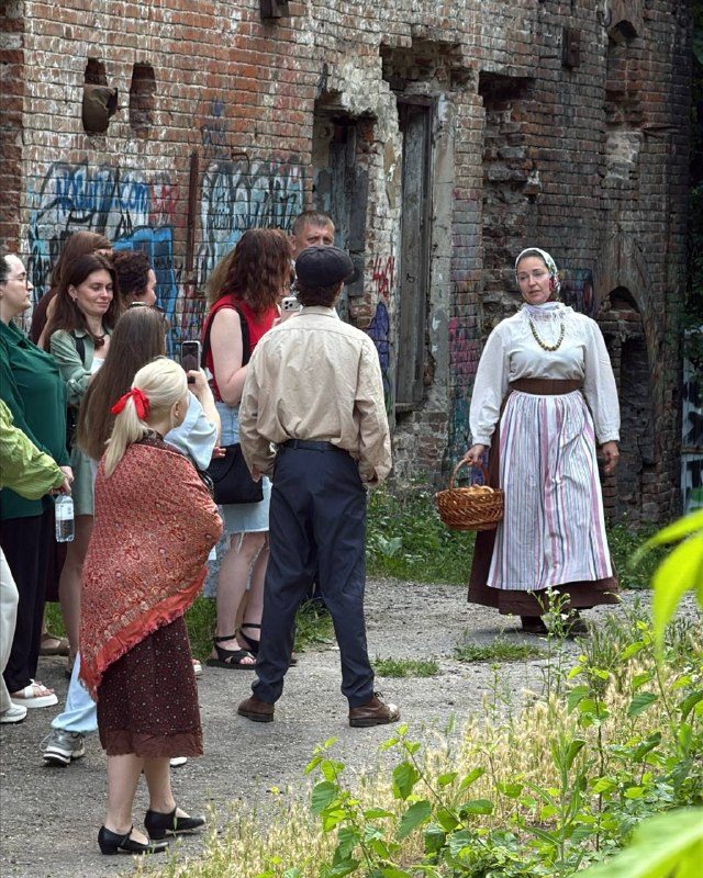 Афиша: Экскурсия-спектакль «Парамоновские склады»