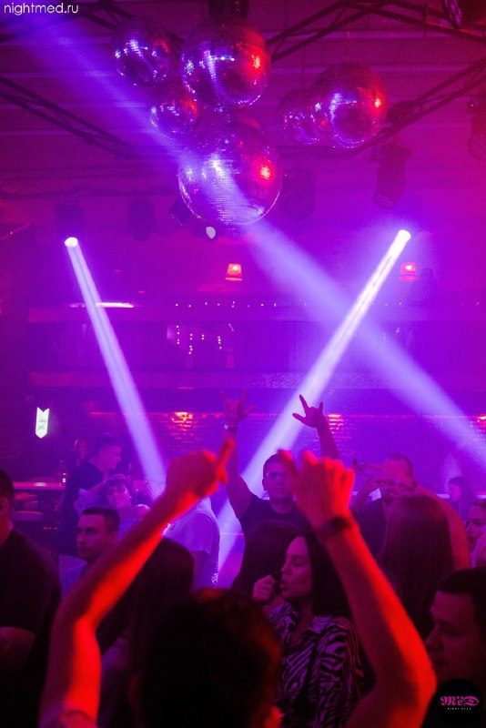 Афиша: LADIE'S NIGHT
