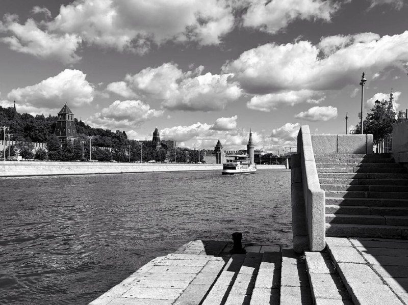 Афиша: Фотопроект «За-Москво-Речье»