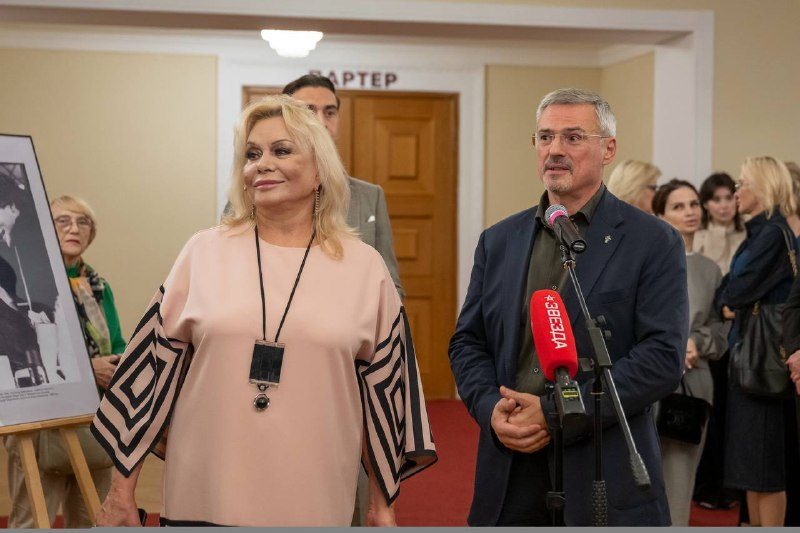 Афиша: Выставка к юбилею Ольги Богдановой
