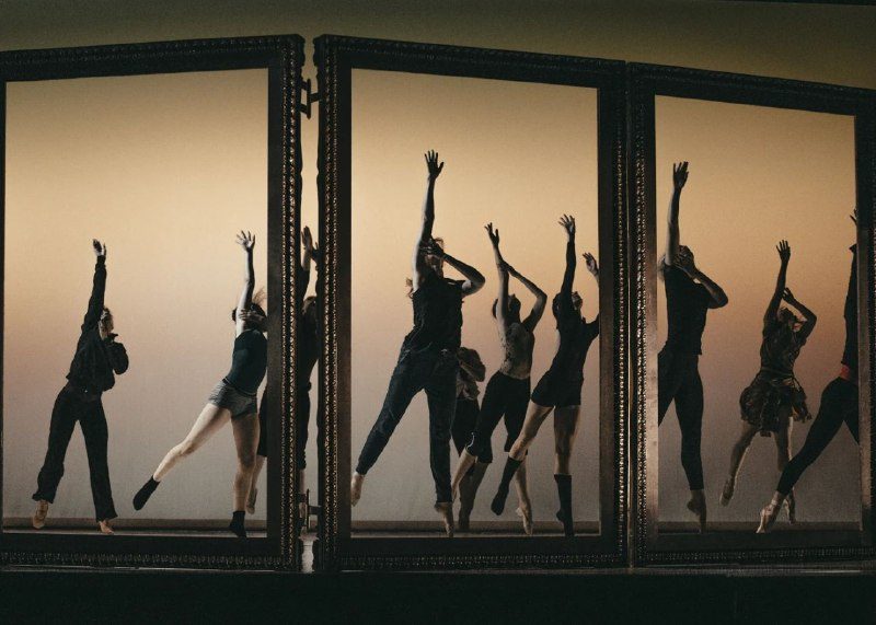Афиша: Королевский балет Фландрии: Картинки с выставки и Моя матушка-гусыня