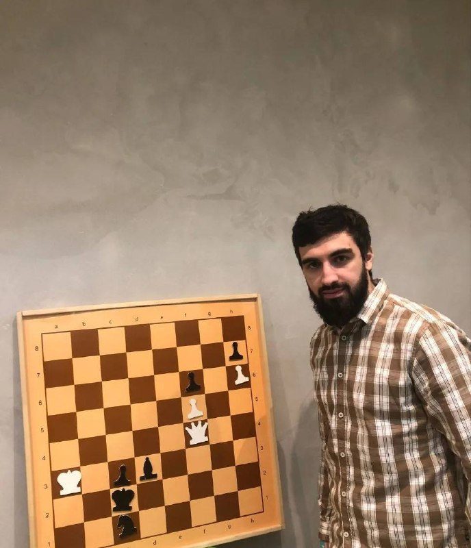 Афиша: Открытая тренировка по шахматам с чемпионом мира по шахбоксу Игорем Дзиовым